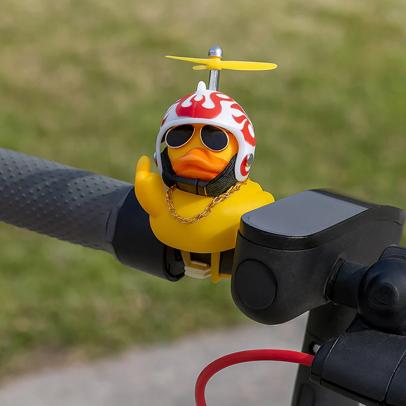 PTO-007 Pato casco hélice fuego con dedo - Image 4